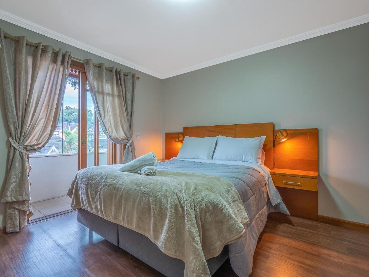 Dom Carletto 406 - Centro de Gramado, 4 dormitórios e vaga de garagem Exterior foto